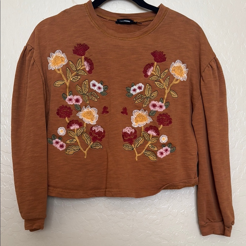 Embroidered Floral Cropped Sweater